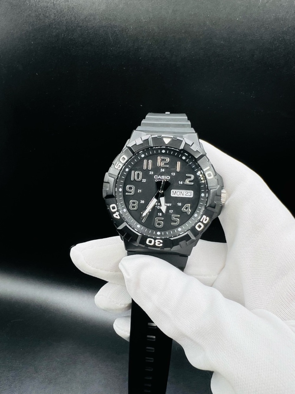 Casio G-Shock 100 Meter MRW-210H-1A Quartz Oversize Model  New Battery